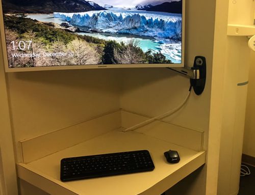 Pan Viewer with a curved 32″ HD Monitor.